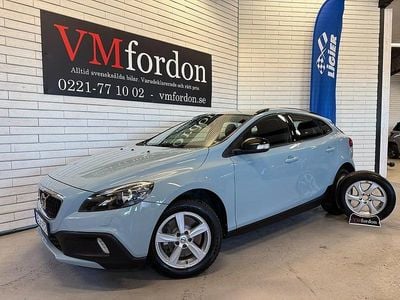 Begagnad Volvo V40 Kinetic 120 HK (88 kW) 2016 Ljusblå Halvkombi