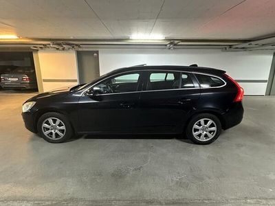 begagnad Volvo V60 D2 Momentum Euro 5. Ny Kamrem.