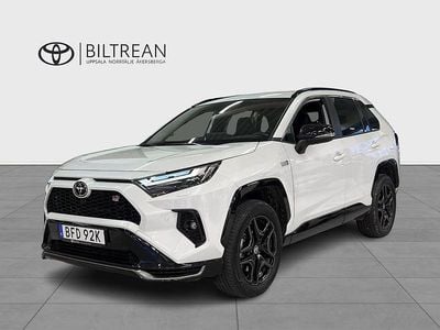 Vit Begagnad 2023 Toyota RAV4 Hybrid Sport SUV | 559 000 kr (Lite dyr)