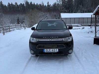 Begagnad Mitsubishi Outlander 203 HK (149 kW) 2014 SUV