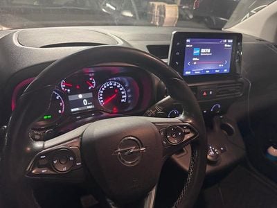 Begagnad Opel Combo 131 HK (96 kW) 2021 Minibuss