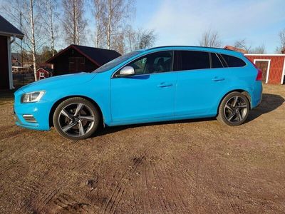 begagnad Volvo V60 D4 AWD Geartronic Momentum, R-Design Euro 5