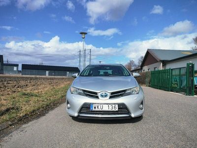 begagnad Toyota Auris Hybrid e-CVT Euro 5