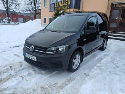 Svart Begagnad 2016 VW Caddy Minibuss | 59 900 kr (Marknadspris)