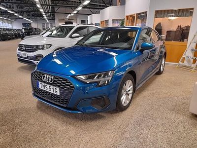 Atollblå metallic Begagnad 2022 Audi A3 Proline Sedan | 239 900 kr (Marknadspris)