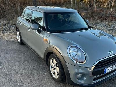 Moonwalk grey metallic Begagnad 2018 Mini ONE Halvkombi | 114 500 kr (Marknadspris)