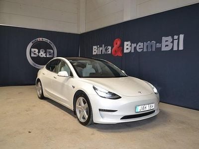Vit Begagnad 2019 Tesla Model 3 Performance Sedan | 235 000 kr (Marknadspris)