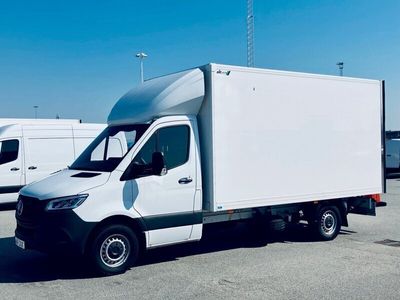 begagnad Mercedes Sprinter 317 CDI Volymskåp & Lyft Lagerbil