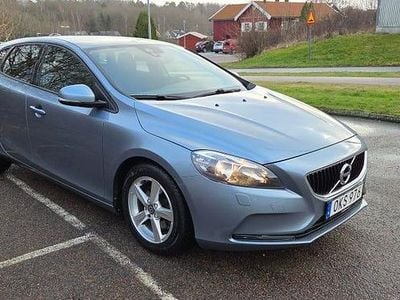 Begagnad 2017 Volvo V40 Halvkombi | 144 000 kr (Marknadspris)