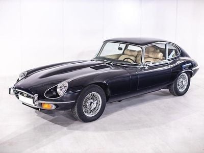 Begagnad Jaguar E-Type 276 HK (202 kW) 1971 Mörkblå Sportkupé