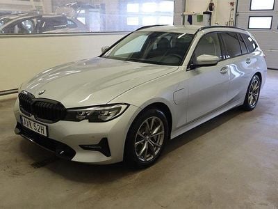 BMW 330e