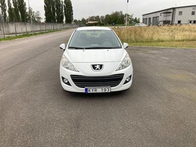 Vit Begagnad 2010 Peugeot 207 Halvkombi | 49 500 kr (Marknadspris)