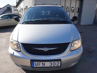 Begagnad Chrysler Grand Voyager 174 HK (127 kW) 2003 Ljusgrå Minibuss