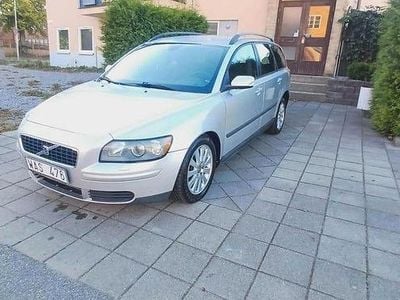 Ljusgrå (grå) Begagnad 2005 Volvo V50 Kinetic Kombi | 29 000 kr