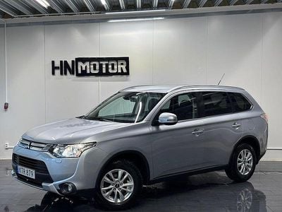 Begagnad Mitsubishi Outlander 150 HK (110 kW) 2015 Silver SUV