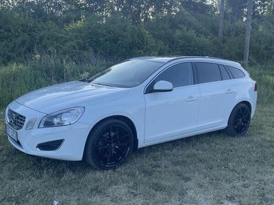 begagnad Volvo V60 D4 AWD Geartronic Momentum