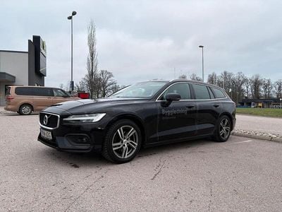 Begagnad 2020 Volvo V60 Momentum Kombi | 144 000 kr (Dyr)