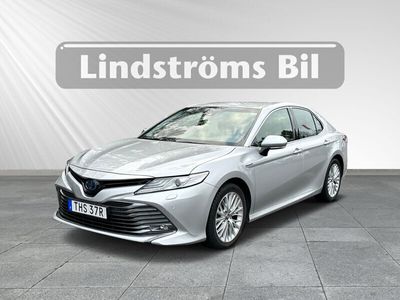 begagnad Toyota Camry 2.5 Elhybrid Executive Premium Skinn GPS Vinterhjul Garanti