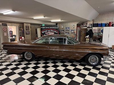 Mörk kopparmetallic Begagnad 1960 Pontiac Bonneville Sedan | 395 000 kr