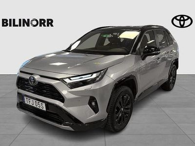 Grå Begagnad 2024 Toyota RAV4 Hybrid Style SUV | 419 900 kr (Marknadspris)