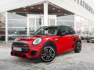 Röd Begagnad 2017 Mini John Cooper Works Halvkombi | 199 000 kr (Bra pris)