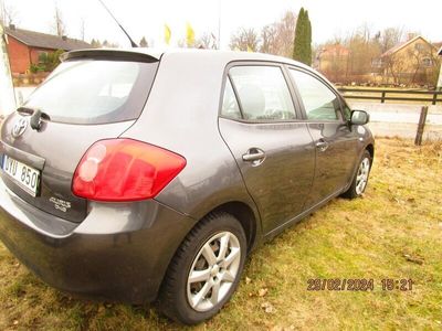 begagnad Toyota Auris 5-dörrar 2.0 D-4D Euro 4