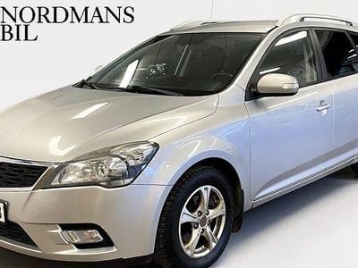 Begagnad Kia Ceed Sportswagon 128 HK (94 kW) 2011 Silver Kombi