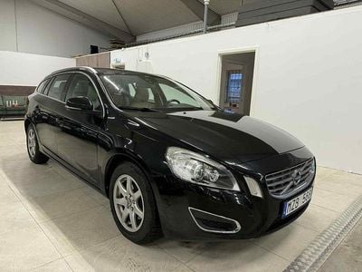 Svart Begagnad 2012 Volvo V60 Summum Kombi | 89 900 kr (Marknadspris)