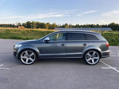 begagnad Audi Q7 V12 6.0 TDI B&O 7-sits Panorama Svensksåld