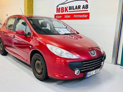 Begagnad Peugeot 307 109 HK (80 kW) 2007 Röd Halvkombi