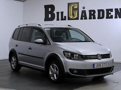 Begagnad VW Touran Cross S 140 HK (102 kW) 2014 Silver Minibuss