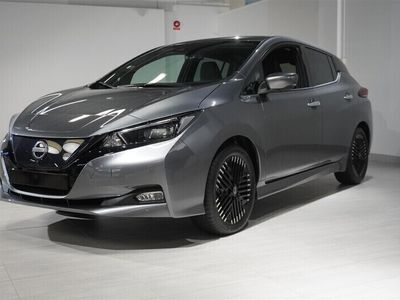 Grå/silver Begagnad 2024 Nissan Leaf Tekna Halvkombi | 289 900 kr (Dyr)