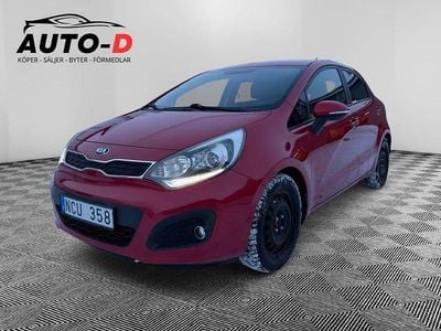 Röd Begagnad 2012 Kia Rio Halvkombi | 64 900 kr (Marknadspris)