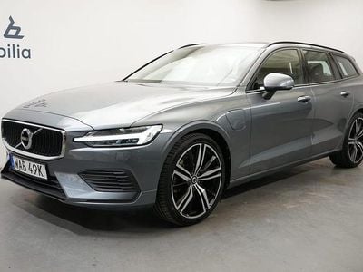 Grå Begagnad 2020 Volvo V60 Momentum Kombi | 279 900 kr (Marknadspris)