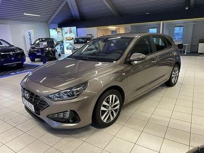 Brun Begagnad 2022 Hyundai i30 Essential Halvkombi | 194 900 kr (Marknadspris)