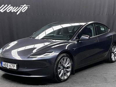 Begagnad Tesla Model 3 Long Range AWD 366 kW (498 HK) 2024 Grå Sedan