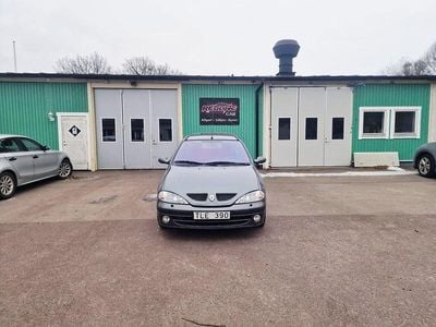 Begagnad Renault Mégane II Authentique 107 HK (78 kW) 2002 Grå