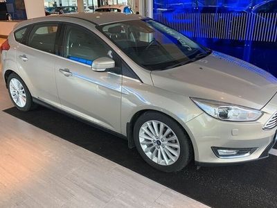 begagnad Ford Focus 1.0 EcoBoost 125hp Titanium 5d 2015, Halvkombi