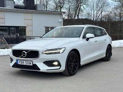 Vit Begagnad 2019 Volvo V60 Momentum Kombi | 189 900 kr (Dyr)