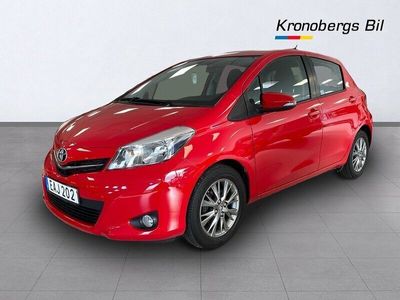 begagnad Toyota Yaris 5-d 1.33 Dual VVT-i Manuell Vinterdäck 2014, Halvkombi