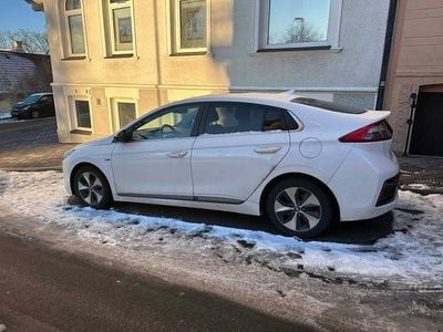 Begagnad Hyundai Ioniq 88 kW (120 HK) 2019 Halvkombi