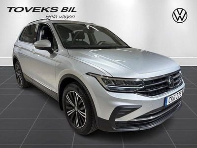 Reflex silver metallic Begagnad 2022 VW Tiguan SUV | 299 900 kr (Marknadspris)