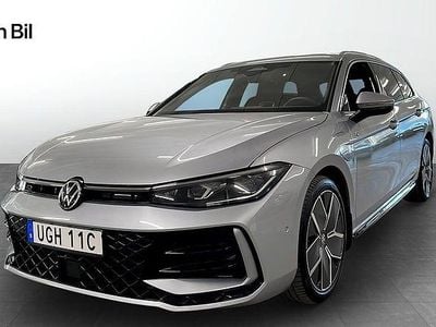 Silver Begagnad 2025 VW Passat R-line Kombi | 499 900 kr (Marknadspris)