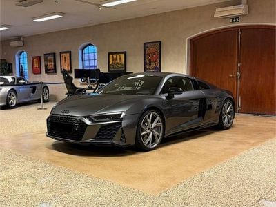 Begagnad Audi R8 Coupé Performance 570 HK (419 kW) 2023 Grå Sportkupé