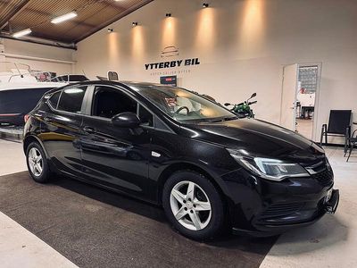 Svart Begagnad 2017 Opel Astra Enjoy Halvkombi | 69 900 kr (Marknadspris)