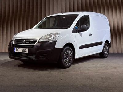 Vit Begagnad 2016 Peugeot Partner Minibuss | 117 900 kr (Marknadspris)