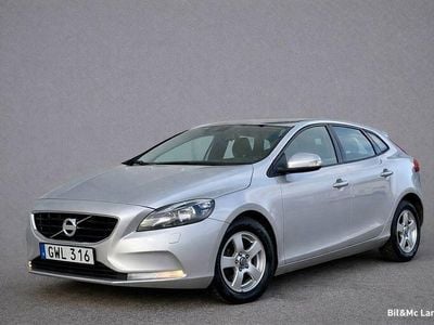 Grå Begagnad 2013 Volvo V40 Kinetic | 79 999 kr (Marknadspris)