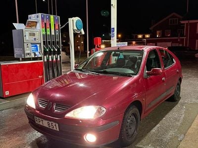 Begagnad 2000 Renault Mégane Halvkombi | 16 000 kr
