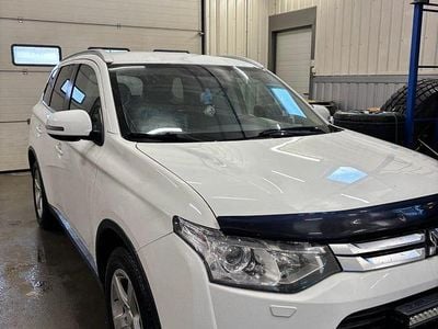 Begagnad Mitsubishi Outlander 150 HK (110 kW) 2015 SUV