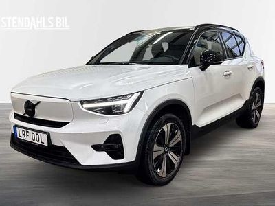 Vit Begagnad 2023 Volvo XC40 Plus SUV | 349 000 kr